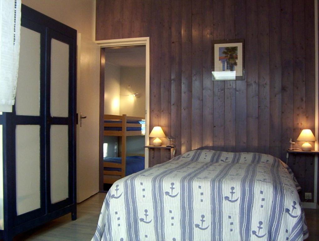 Residence Fleur Des Pins - Gites & Chambres D'Hotes Saint-Georges-d'Oleron Phòng bức ảnh